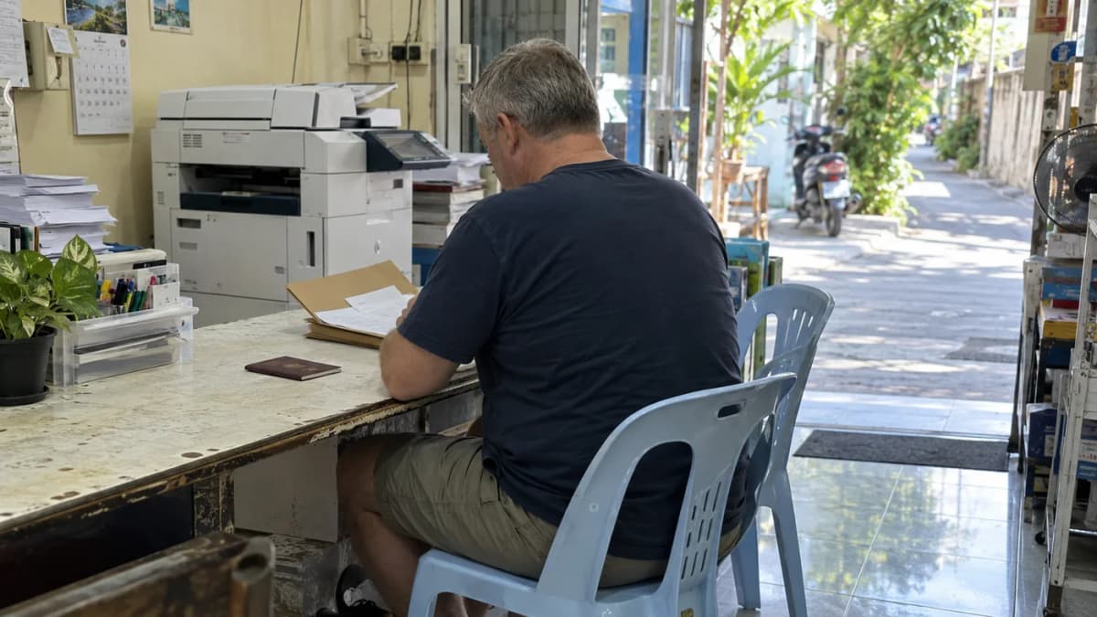 Thailand Immigration Deadlines: TM30, 90-Day Reports and Re-Entry