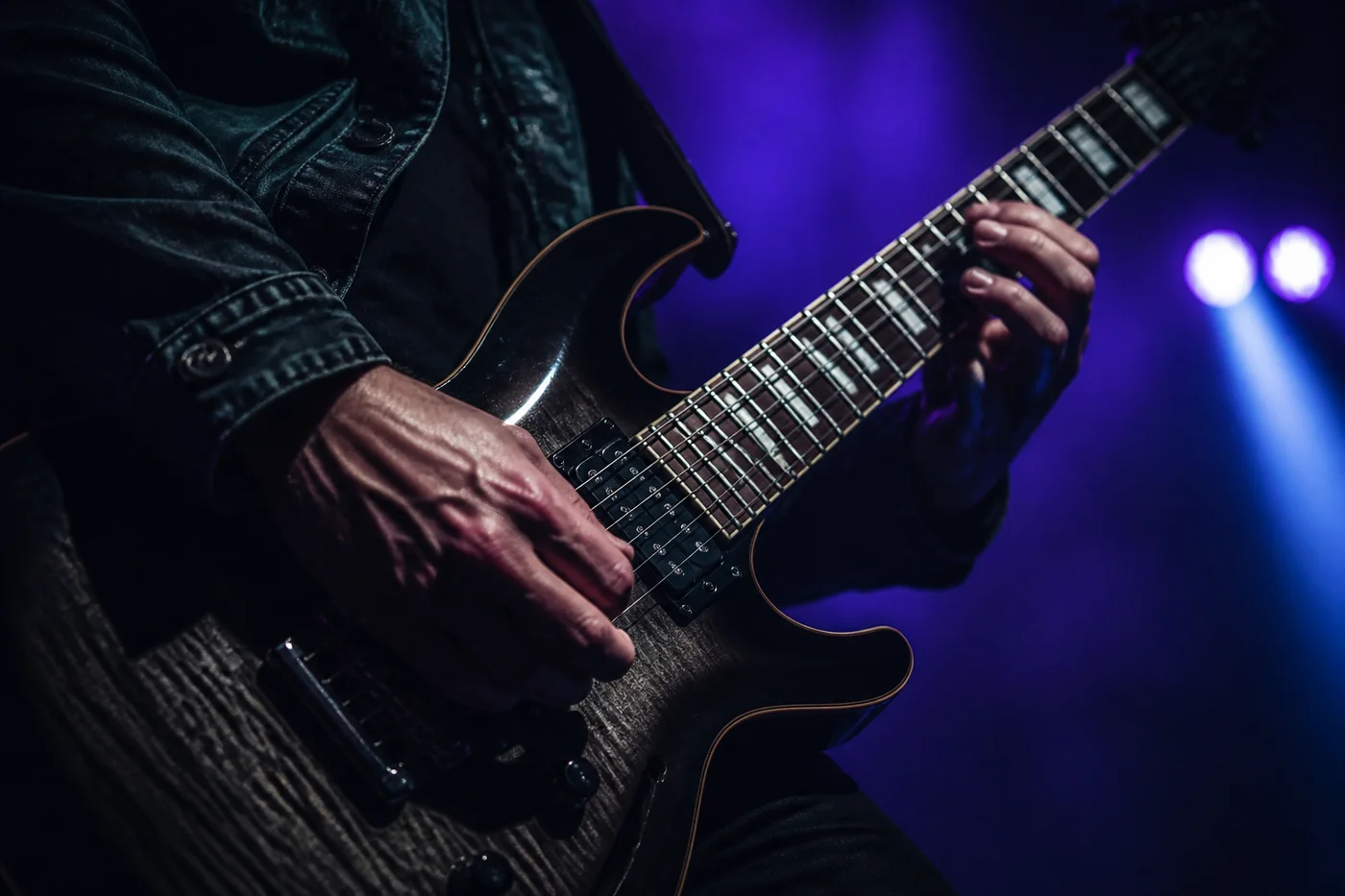 Nene Royal electric guitar performance...
